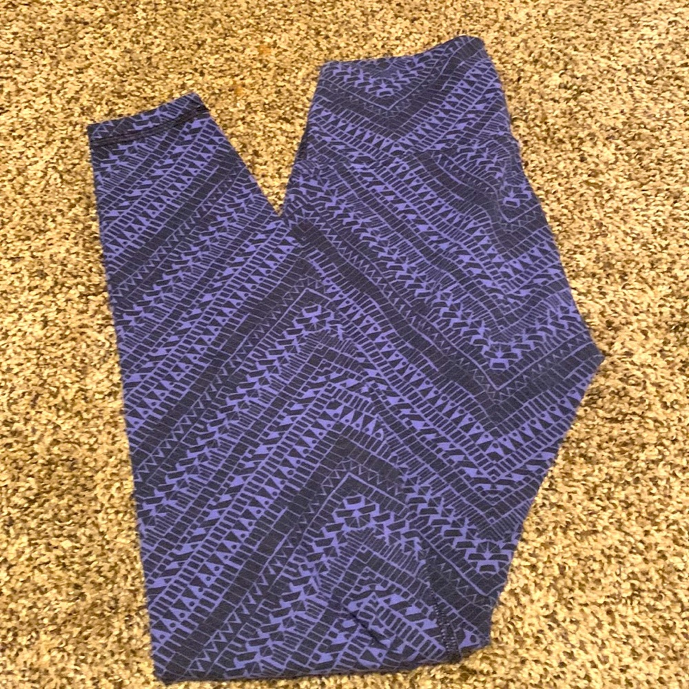 Old Navy Active Purple and Black Printed Workout Leggings - Size S